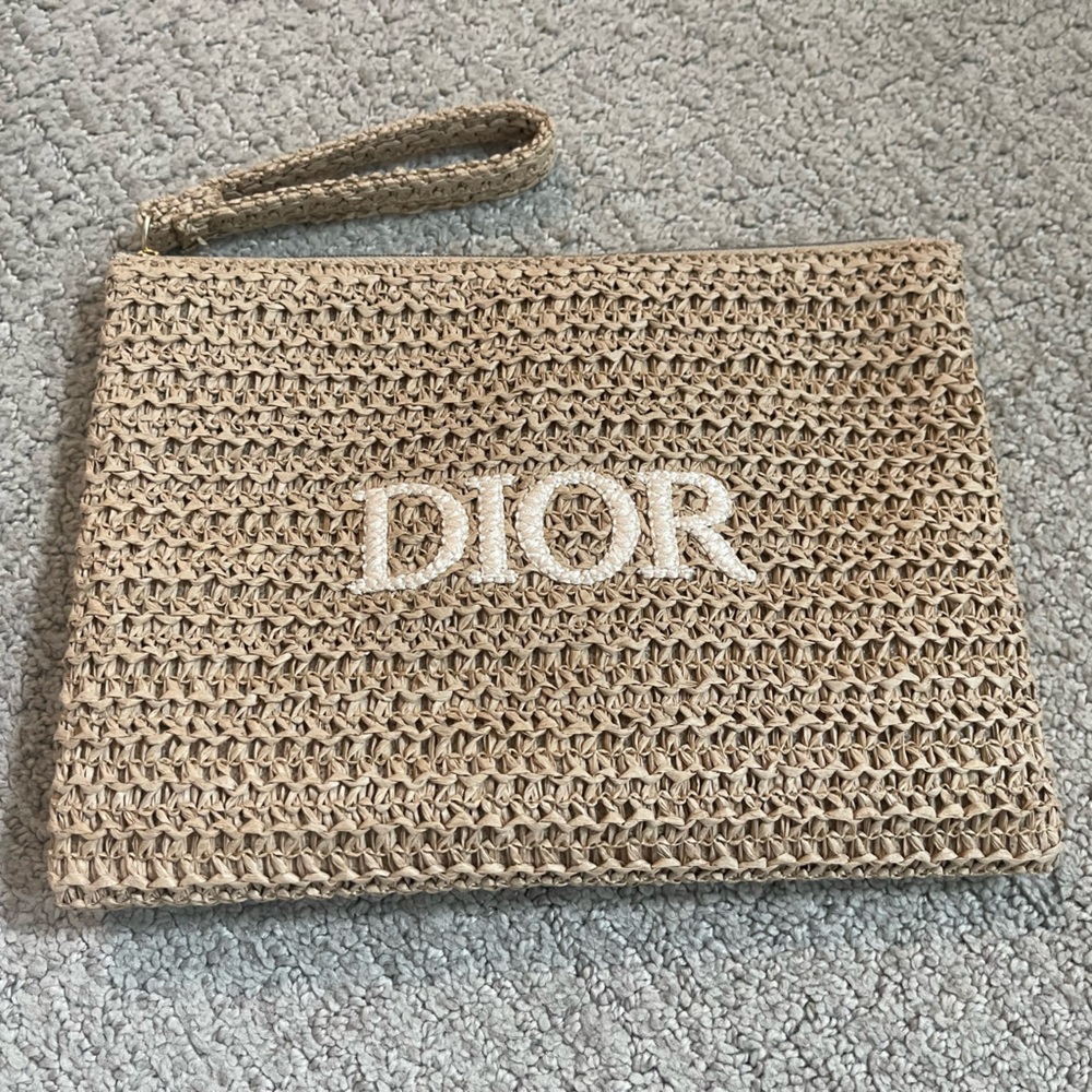 NWOT Dior Raffia Wristlet